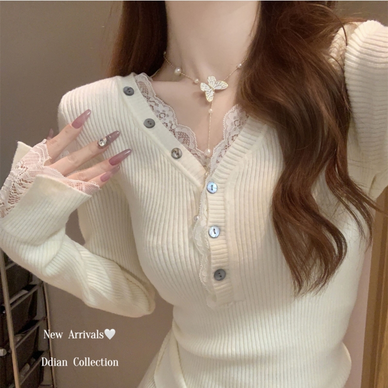 法式纯欲V领蕾丝拼接羊绒衫