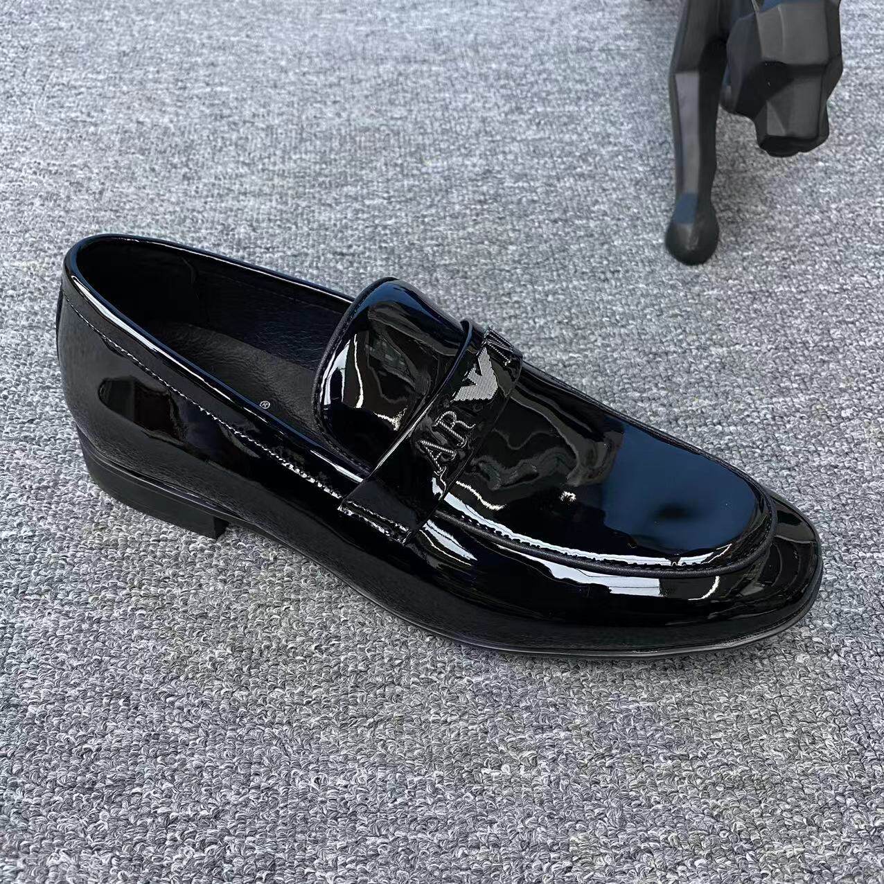 豆豆鞋男漆皮商务休闲鞋男士英伦百搭鞋子套脚夏季新款亮面皮鞋潮