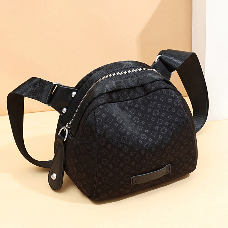 小包包2021新款潮帆布贝壳包胸包秋季时尚百搭牛津布单肩斜挎包女