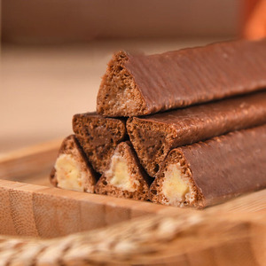 醇芙脆角涂层巧克力燕麦饼干棒牛奶味果仁味谷物夹心解馋休闲零食