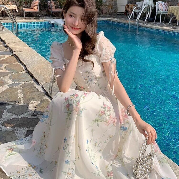 邓六六法式碎花连衣裙女夏季方领气质名媛小清新甜美显瘦茶歇长裙