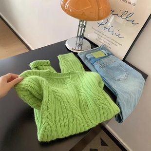 大码微胖设计感软糯毛衣女秋冬季新款胖MM时尚宽松显瘦针织上衣