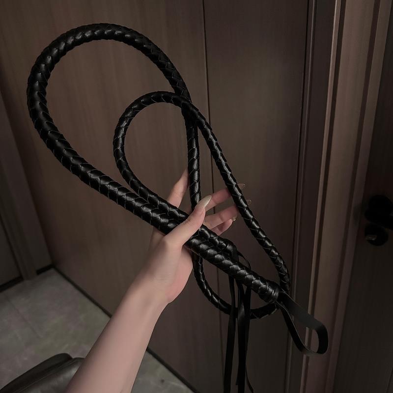 小皮鞭黑色马鞭子牧羊长皮鞭pu黑色cos骑士装备健身散鞭长蛇鞭