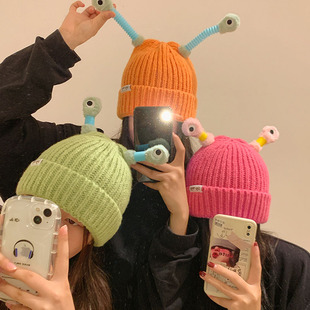 可爱卡通搞怪眼睛触角会发光毛线帽女新款防风保暖护耳亲子针织帽