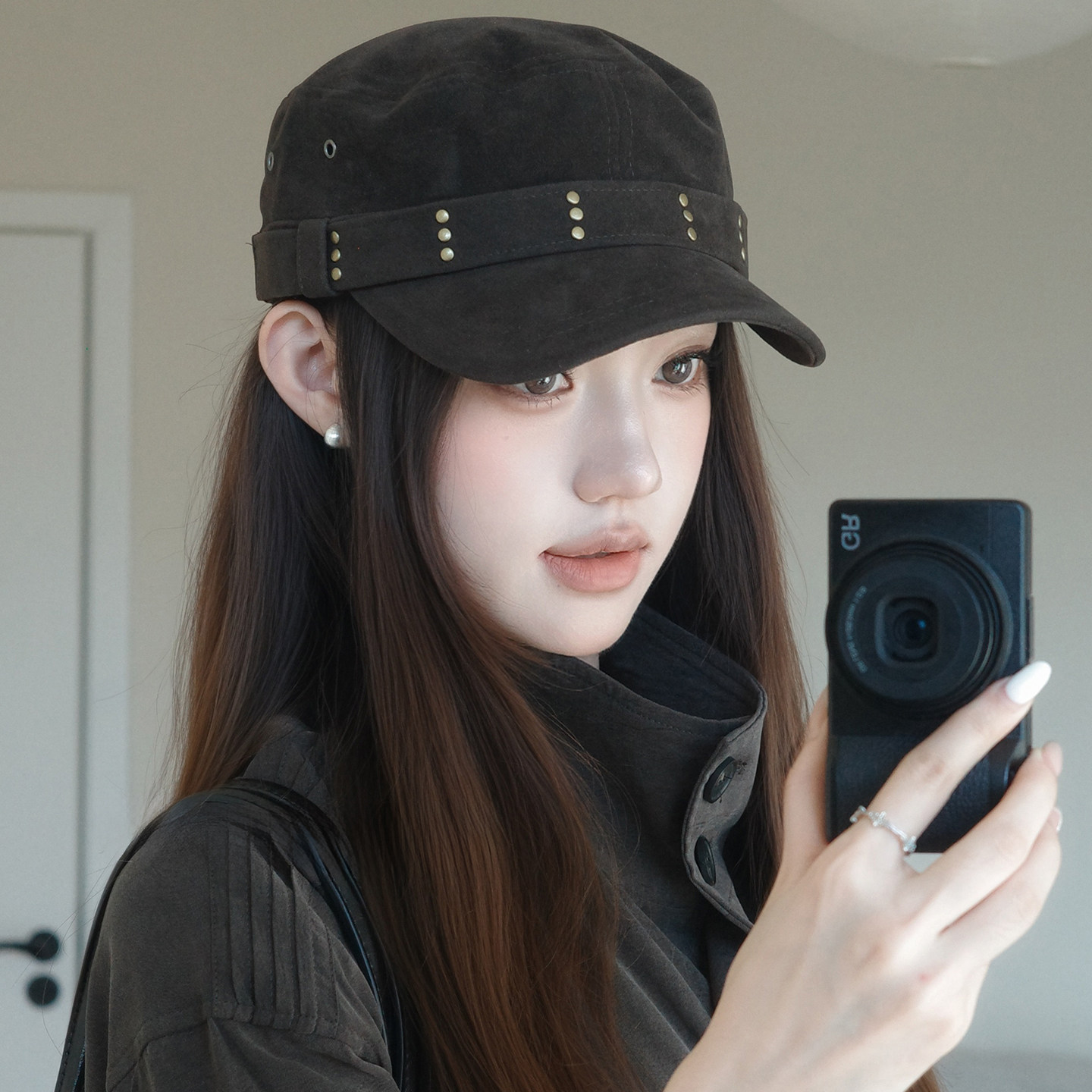 日系复古铆钉显脸小马术帽女