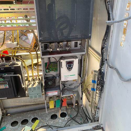 ATV61HD90N4 变频器 90kw 工业工控调速装置议价维修