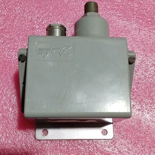 KPS 33 060-3103 丹佛斯压力控制器 工控配件议价维修