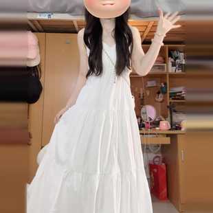 2025新款 白色温柔风V领吊带连衣裙子女夏季 气质清纯海边度假长裙