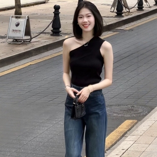 黑色不規則斜肩冰絲針織背心女夏外穿超好看獨特漂亮修身 上衣 短款