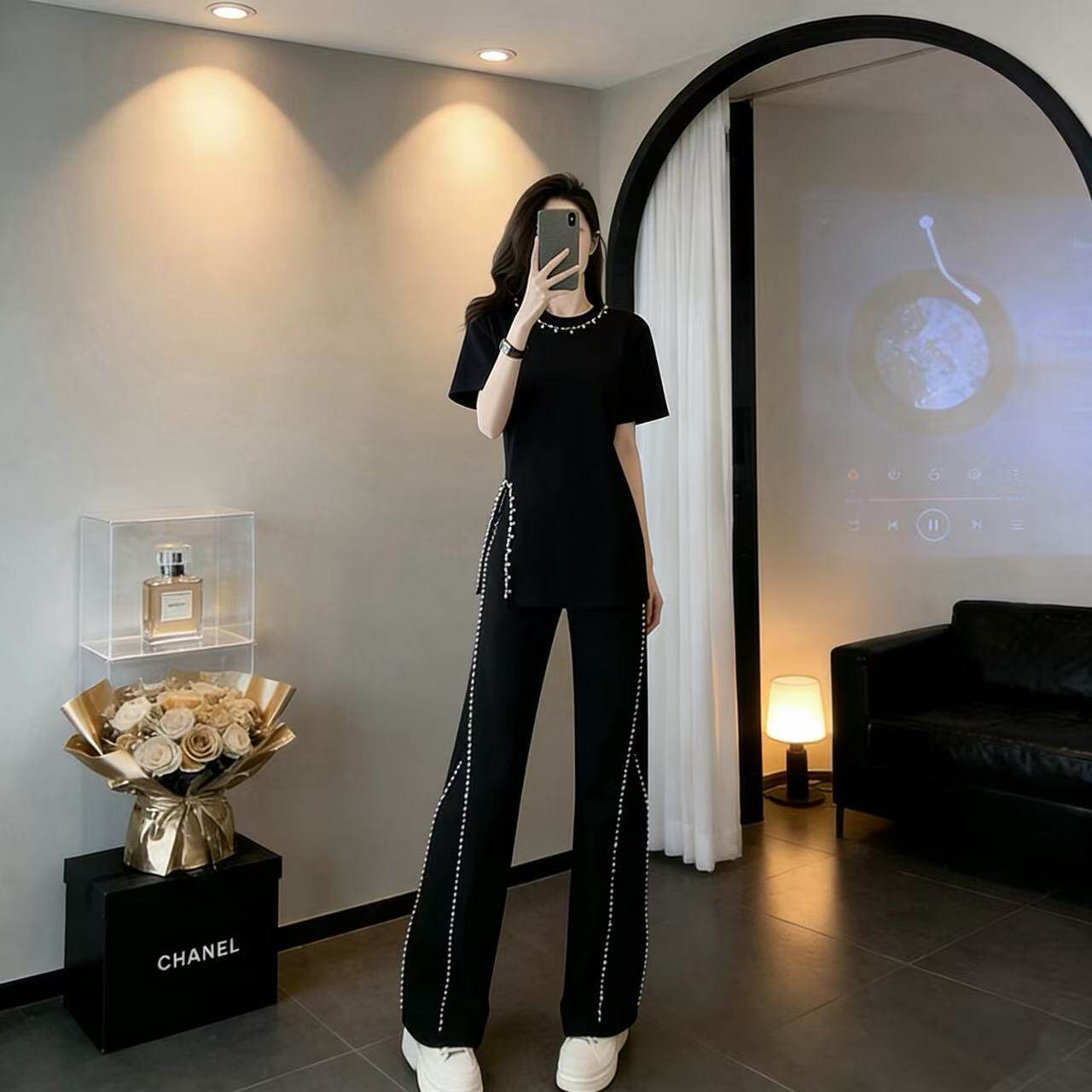 黑色网红炸街运动休闲套装女夏季时尚设计钉珠开叉短袖长裤两件套
