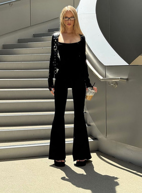 WEIRD PUSS 黑色气质方领显瘦御姐风低胸长袖修身包臀连体衣女