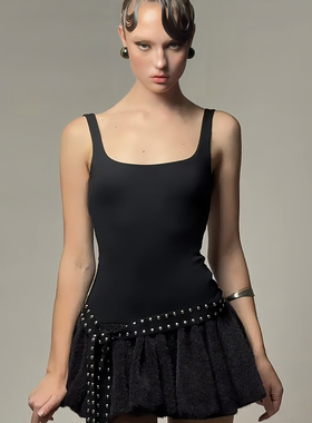 WEIRD PUSS 暗黑甜飒铆钉蝴蝶结黑色吊带连衣裙女 时尚气质短裙潮