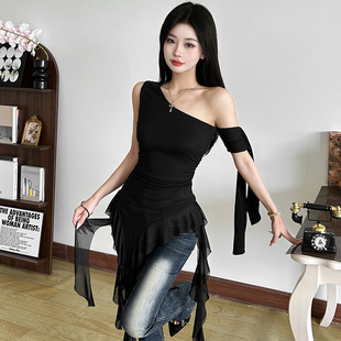 百搭辣妹上衣 WEIRD PUSS 甜酷辣妹荷叶边拼接流苏斜肩背心女 修身