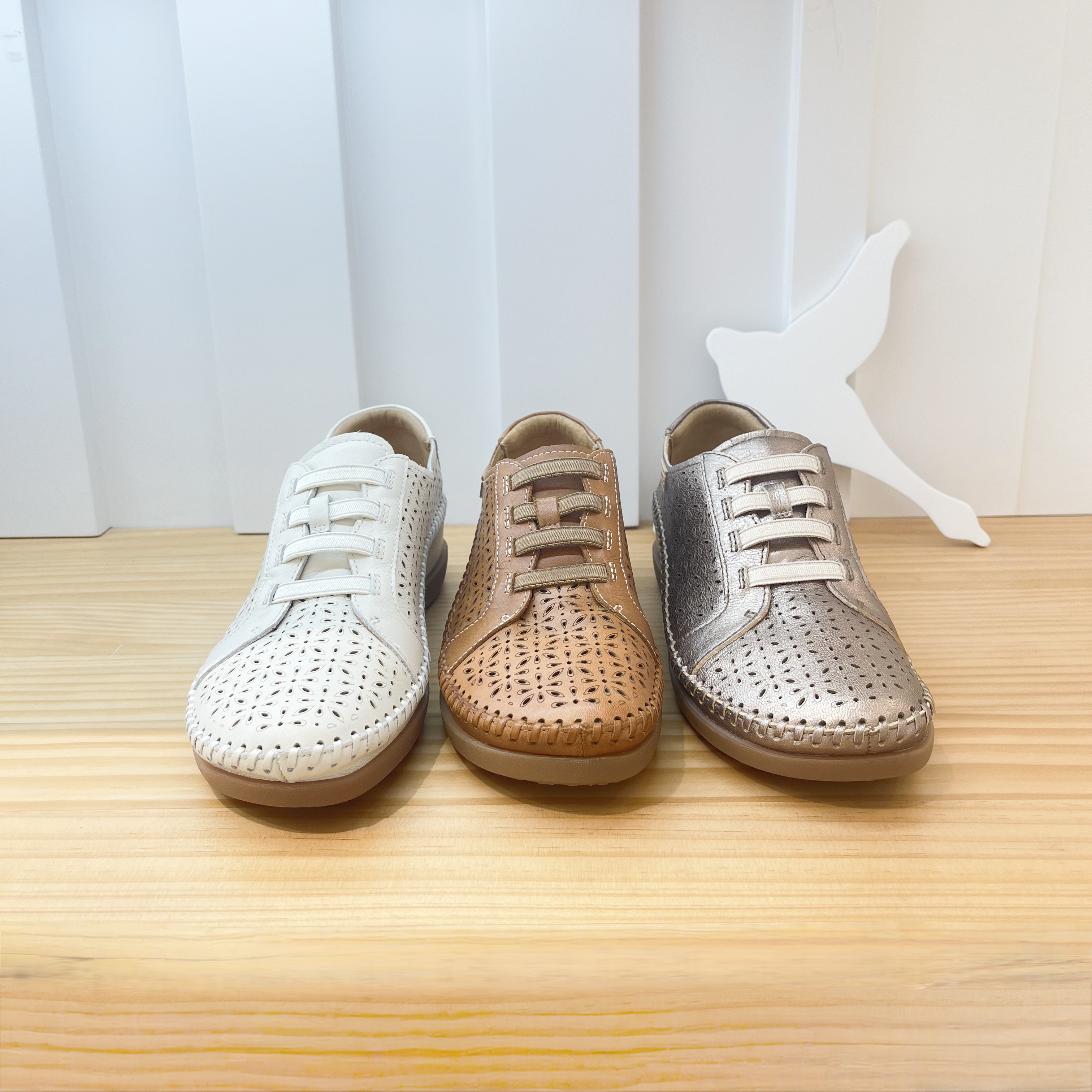 派高雁春季平底松紧带单鞋