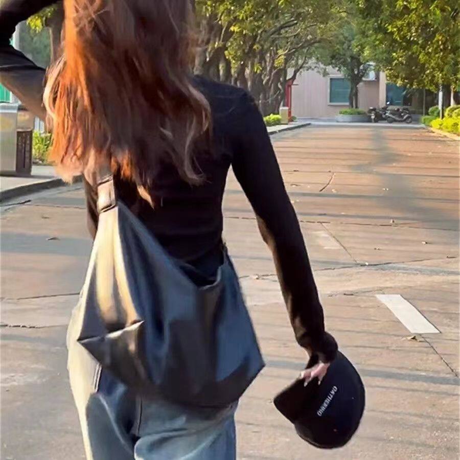 夏天超火宽肩带斜挎包包女2025新款时尚休闲通勤单肩托特包大容量