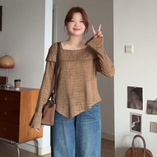 微胖的喵喵大码肌理感衬衫胖mm春季新款方领喇叭袖设计感上衣2512