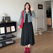 女装 大码 mm春装 时尚 2906 微胖 显瘦牛仔外套碎花吊带裙套装 喵喵