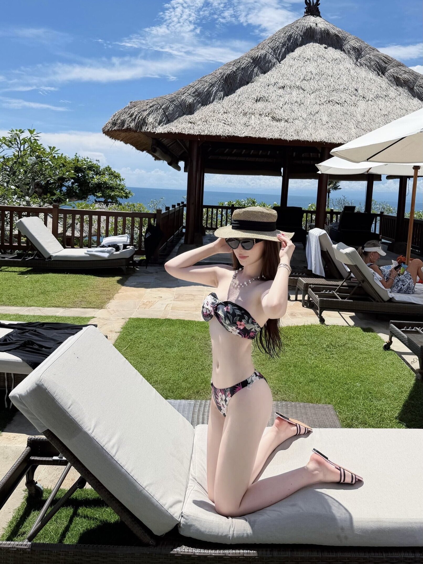 海岛度假老钱性感比基尼泳衣女高级感纯欲风辣妹泡温泉泳装