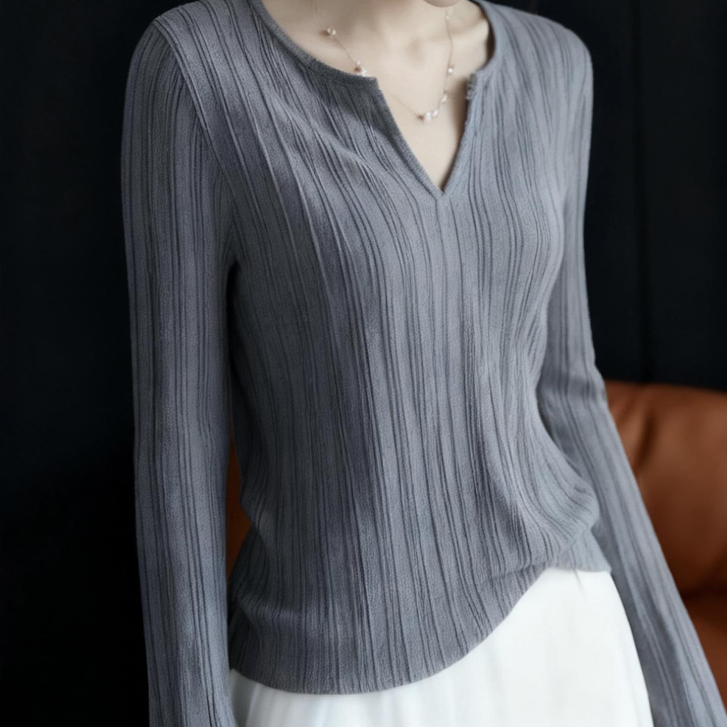 MONLOUVE韩系高级感绝美铅笔灰坑条v领喇叭袖针织衫女秋季款百搭