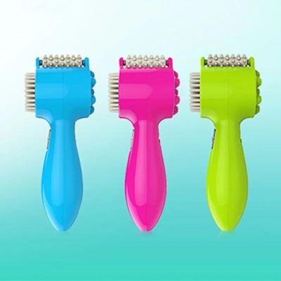 Elétrica cabe?a massageador, rolo de massagem, batendo mart