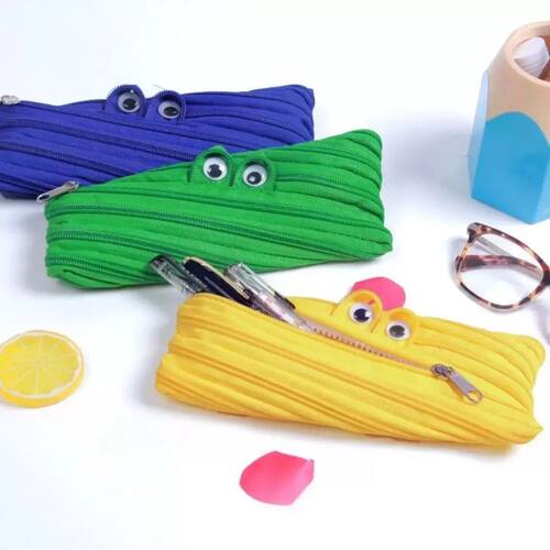 Large pencil cases and pencil cases can be used in various s