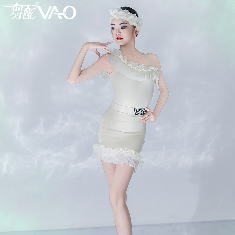 拉丁舞服女童VAO舞配舞服表演服拉丁舞练功服2026新款米黄斜领裙
