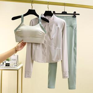 秋冬2024新款瑜伽服女套装运动防震聚拢固定胸垫高强度跑步健身服