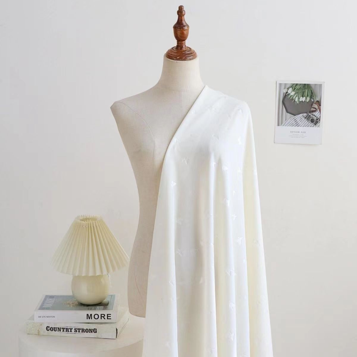 压花南韩绒蝴蝶烫花柔软丝绒面料连衣裙服装布料diy桌布手工面料