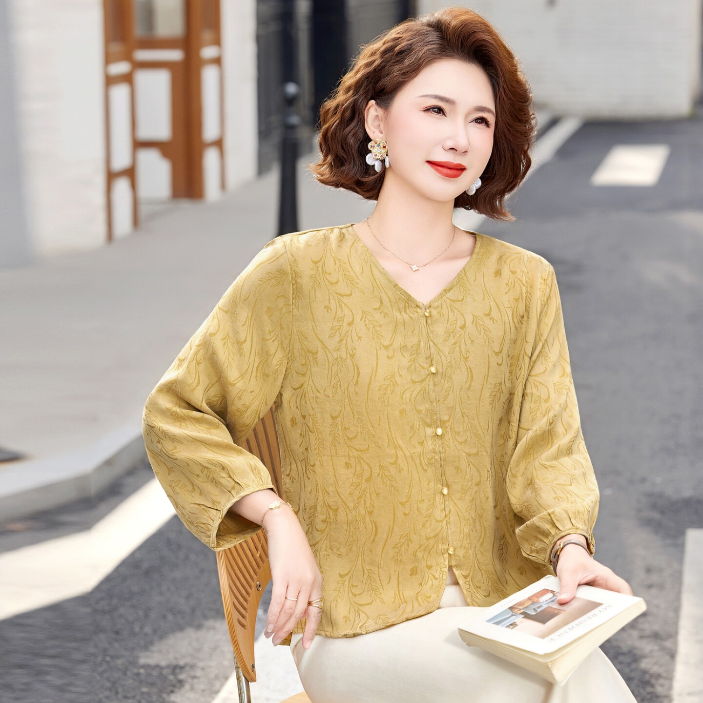 中年妈妈春装长袖开衫宽松真丝小衫2026新款中老年女春夏洋气上衣