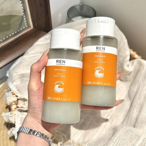 英国REN果酸VC爽肤水发光补水闭口温和去角质提亮250ml