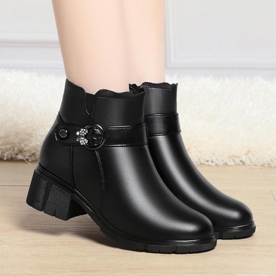 2025冬季新款短靴奶奶鞋真皮软底中老年妈妈鞋加绒加厚羊毛棉鞋女