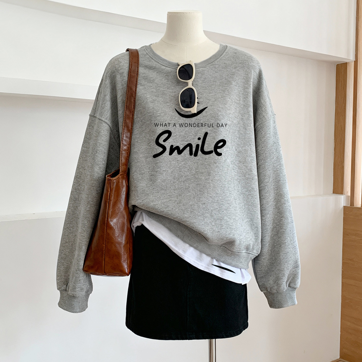 灰色笑脸字母假两件卫衣女秋冬爆款中长款遮屁股上衣大版加绒外套