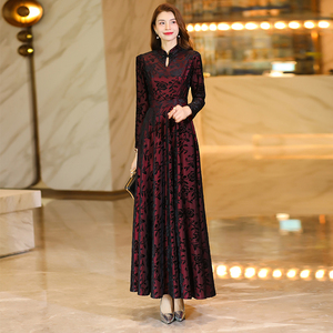 高级感红色提花连衣裙女2025秋季新款显瘦遮肚子气质优雅大摆长裙