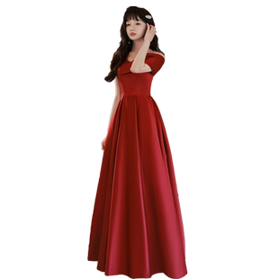 一字肩敬酒服新娘春夏高级感气质结婚礼服红色长款吊带订婚连衣裙