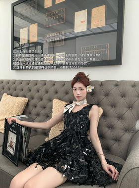 SourceWithU 邂逅黑天鹅 进口材质亮片半镂空小黑裙高级感连衣裙