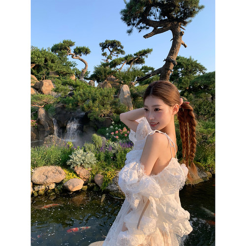 SourceWithU蕾丝重工度假连衣裙