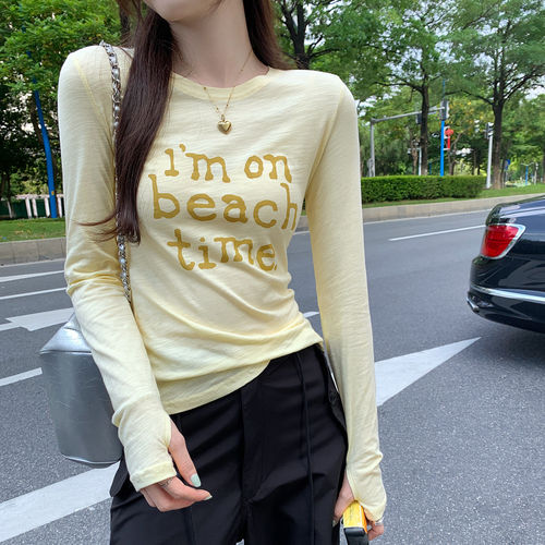绝美巨好看的黄色字母印花圆领长袖T恤女秋季2026新款打底衫上衣