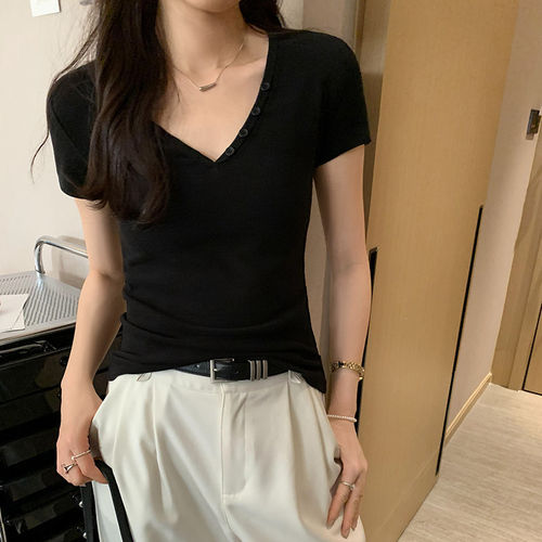 春夏微胖风情万种黑色v领短袖t恤女2026独特绝美内搭打底小衫上衣