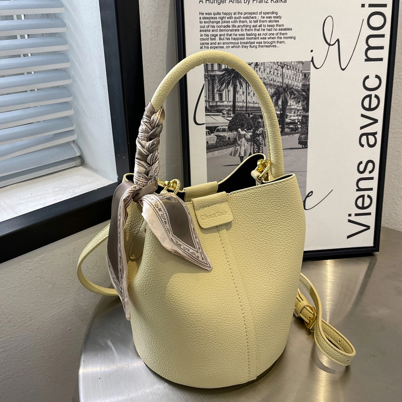 Lee Vsasi高级感包包女2025新款爆款质感小众斜挎包超软百搭时尚