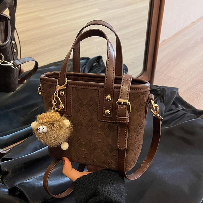 Lee Vsasi新款包包女2025年爆款水桶包小众夏季磨砂复古斜挎包菱