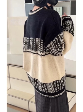 秒发诗歌兰女装2025冬款 70163法式知性简约圆领慵懒花纹毛衣女