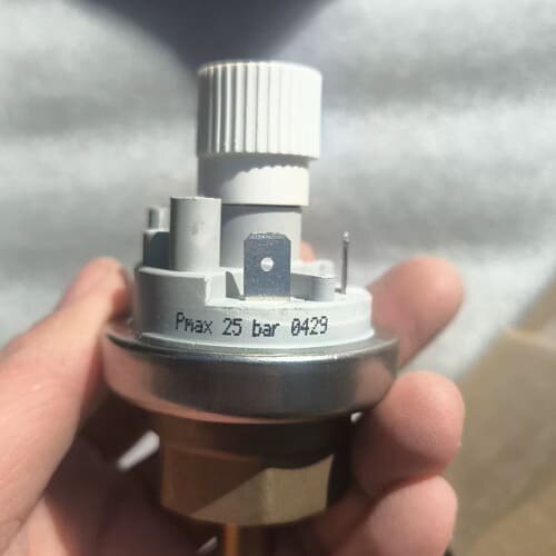 议价倍立曼清洗机压力开关Pmax25bar ，如图所示，给有可维修