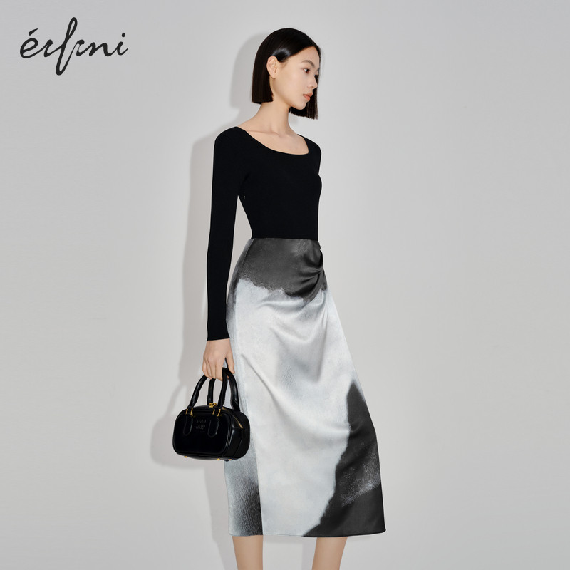 【商场同款】伊芙丽方领气质修身连衣裙2024春装新款1F2190141