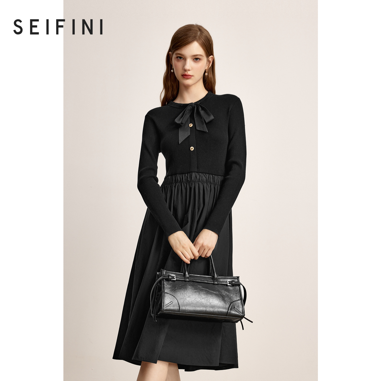 【商场同款】诗凡黎圆领拼接连衣裙2024冬新款小黑裙女3FA692651