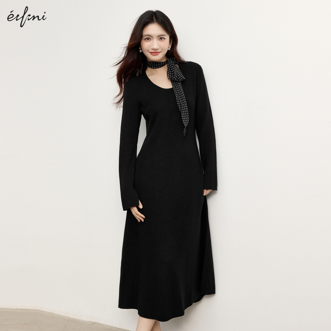 伊芙丽outlets店赫本风小黑裙U领内搭羊毛针织连衣裙春秋长裙女