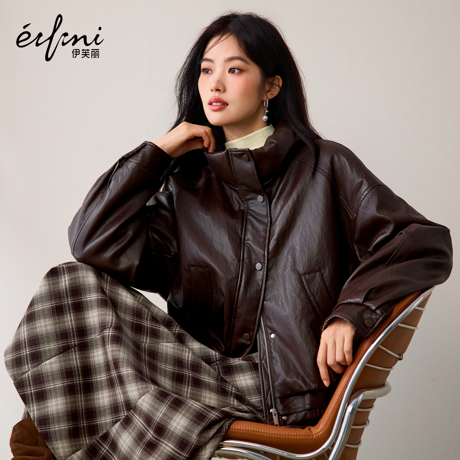 伊芙丽环保皮可双面穿格纹花边下摆设计羽绒服夹克外套25冬新款