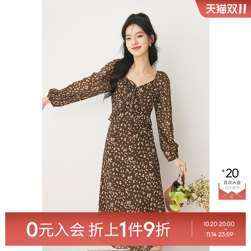 氛围感荷叶边长袖连衣裙