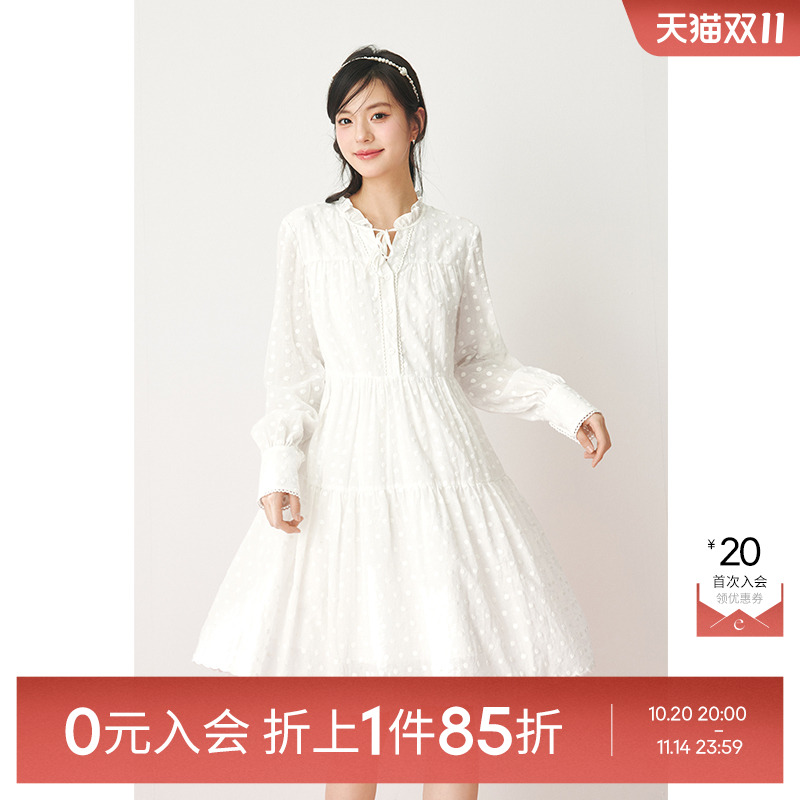 宽松减龄木耳边连衣裙