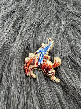 Bad Bunny恶搞兔专辑Nadie Sabe LoQueVa aPasar Mañana金属徽章