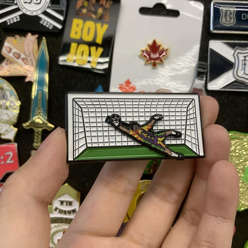 潮酷个性创意金属徽章世界杯足球门栏接球员ins潮别针胸针饰品